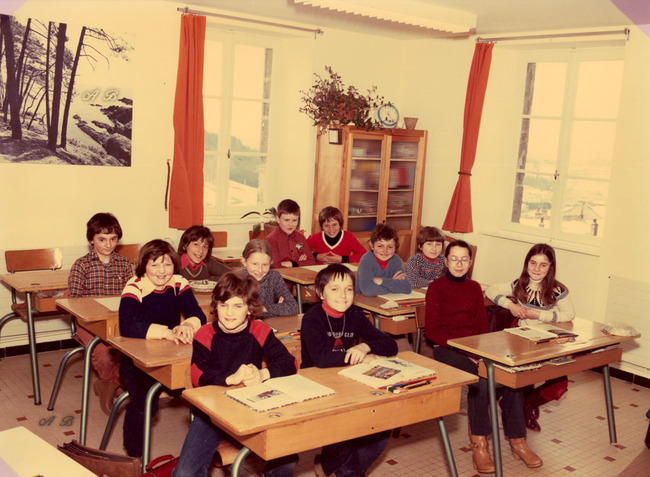 152 - 1980 environ à l'école laïque